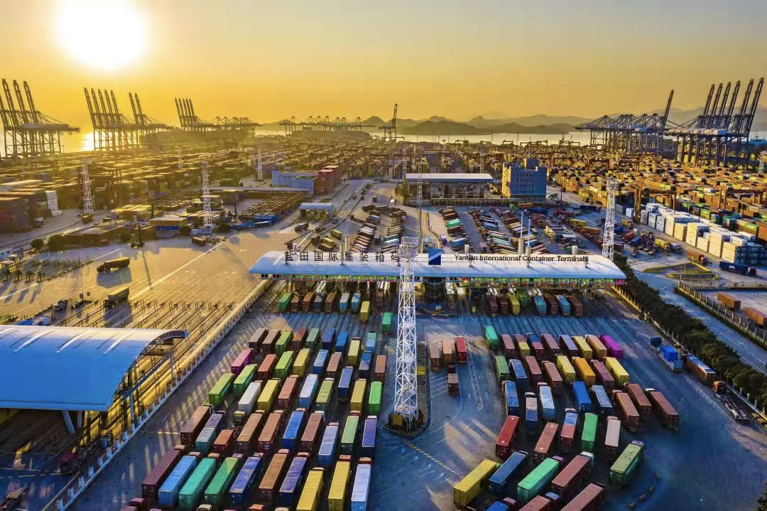 一箱难求节前高峰盐田港全力保障出货顺畅