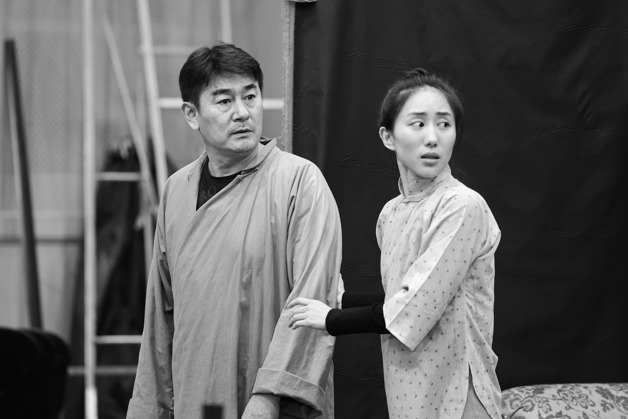 除了濮存昕从大少爷周萍"升级"为老爷周朴园,龚丽君也从观众心目中的