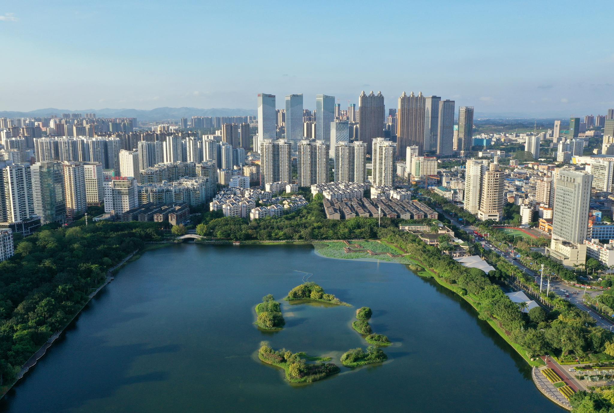 陆波岸 摄这是广西南宁市邕江及两岸城市景观(7月9日摄,无人机照片)