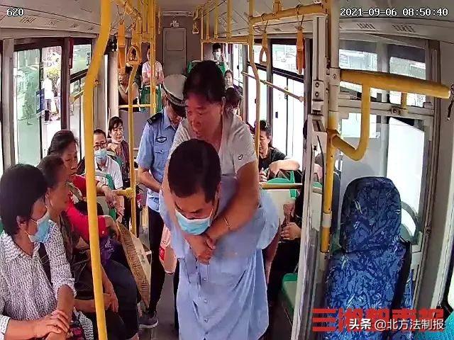 老人公交车上突然发病，司机、乘客、交警接力相助休闲区蓝鸢梦想 - Www.slyday.coM
