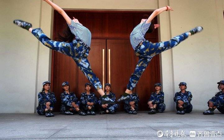 军训间隙练一字马,山东师大舞蹈新生首秀靓丽而精彩__财经头条