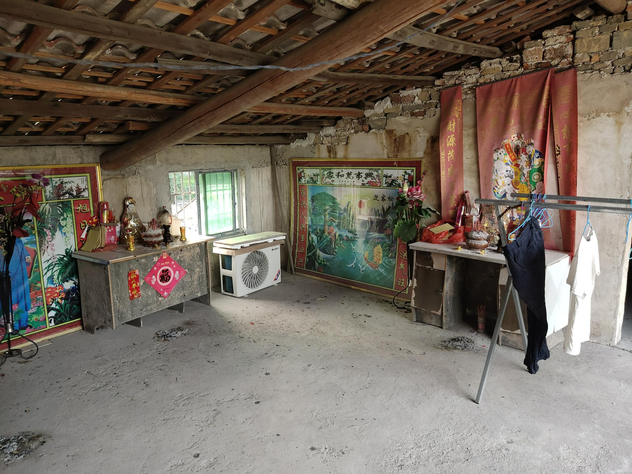 新闻8点见│“皮箱藏尸案”嫌犯被抓 藏匿现场照片曝光休闲区蓝鸢梦想 - Www.slyday.coM