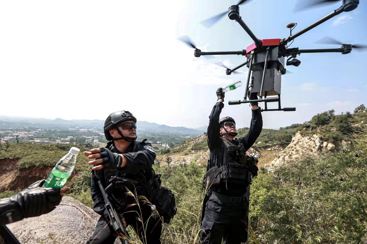 天津特警开展山地实战大练兵|天津市|无人机|公安局_新浪新闻