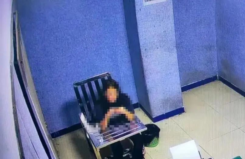 将父母货款挥霍一空，男子担心被骂谎称被抢劫，还自伤伪造现场休闲区蓝鸢梦想 - Www.slyday.coM