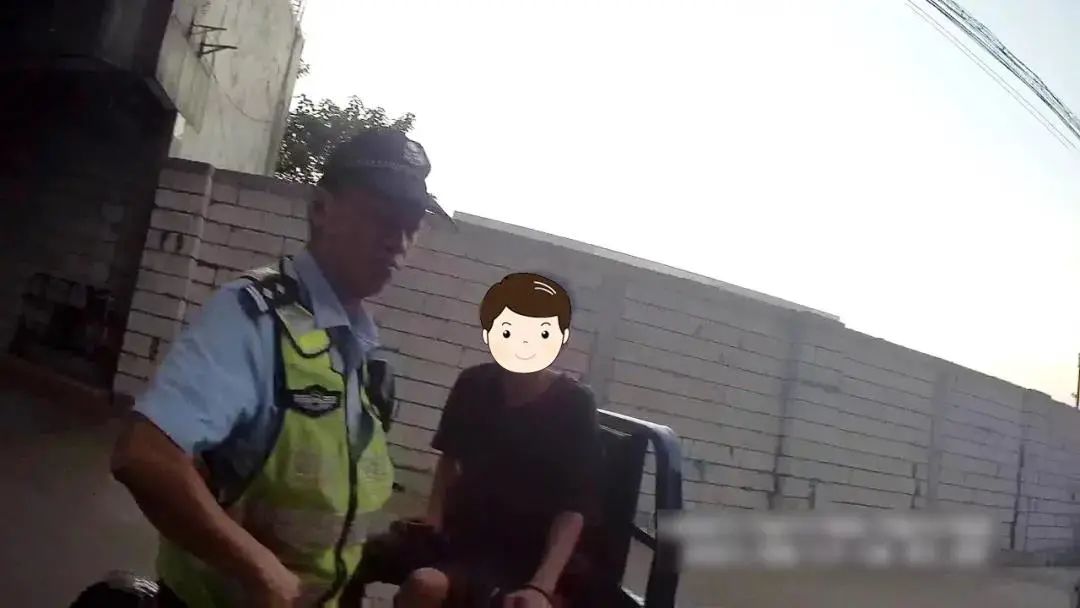 将父母货款挥霍一空，男子担心被骂谎称被抢劫，还自伤伪造现场休闲区蓝鸢梦想 - Www.slyday.coM