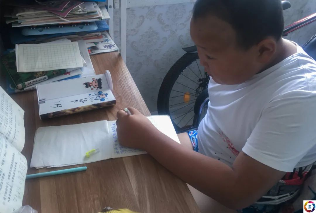 男孩右臂莫名疼痛,为了保命无奈截肢,谁知断臂后更大的悲剧来了休闲区蓝鸢梦想 - Www.slyday.coM 男孩右臂莫名疼痛,为了保命无奈截肢,谁知断臂后更大的悲剧来了休闲区蓝鸢梦想 - Www.slyday.coM