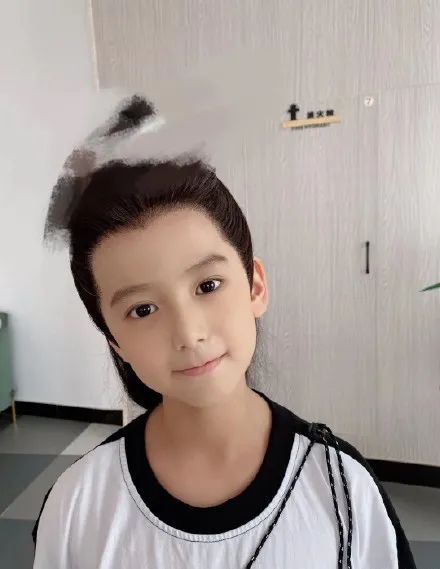 贵圈颜值被吐槽一代不如一代，真正的漫画颜门面脸却都流落民间…休闲区蓝鸢梦想 - Www.slyday.coM