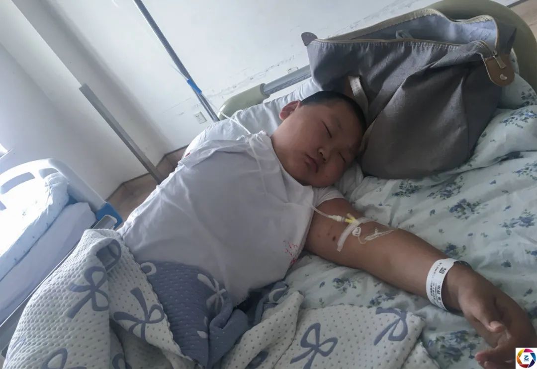 男孩右臂莫名疼痛,为了保命无奈截肢,谁知断臂后更大的悲剧来了休闲区蓝鸢梦想 - Www.slyday.coM 男孩右臂莫名疼痛,为了保命无奈截肢,谁知断臂后更大的悲剧来了休闲区蓝鸢梦想 - Www.slyday.coM