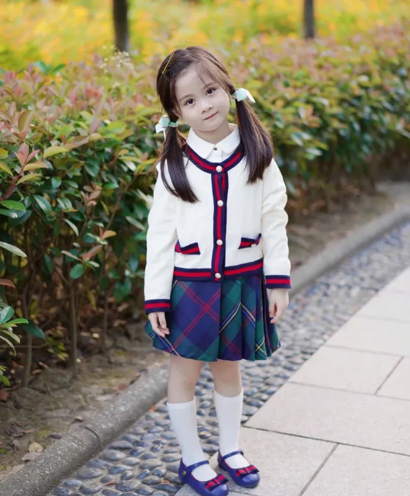 贵圈颜值被吐槽一代不如一代，真正的漫画颜门面脸却都流落民间…休闲区蓝鸢梦想 - Www.slyday.coM