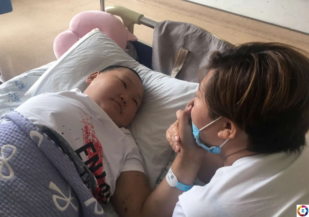 男孩右臂莫名疼痛,为了保命无奈截肢,谁知断臂后更大的悲剧来了休闲区蓝鸢梦想 - Www.slyday.coM 男孩右臂莫名疼痛,为了保命无奈截肢,谁知断臂后更大的悲剧来了休闲区蓝鸢梦想 - Www.slyday.coM