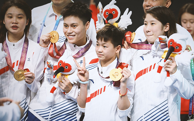 50万豪车！全红婵第一份奥运冠军奖金：肖若腾试驾，李发彬录视频休闲区蓝鸢梦想 - Www.slyday.coM