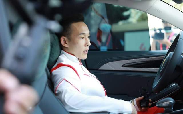 50万豪车！全红婵第一份奥运冠军奖金：肖若腾试驾，李发彬录视频休闲区蓝鸢梦想 - Www.slyday.coM
