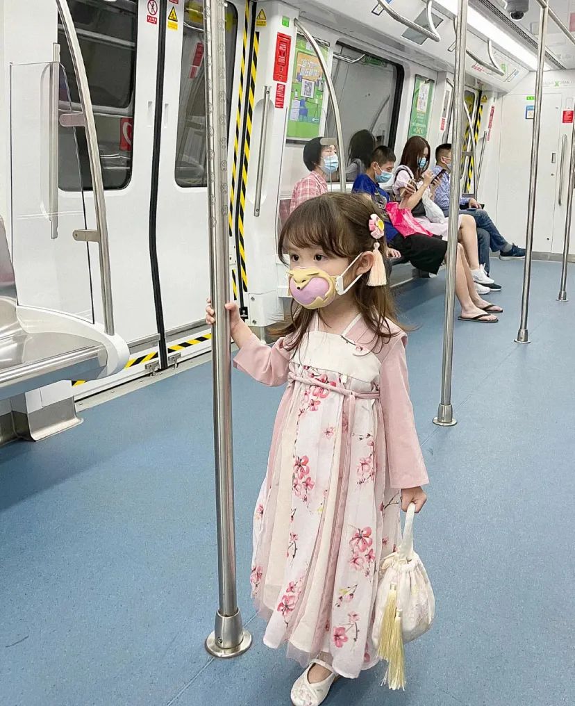 贵圈颜值被吐槽一代不如一代，真正的漫画颜门面脸却都流落民间…休闲区蓝鸢梦想 - Www.slyday.coM