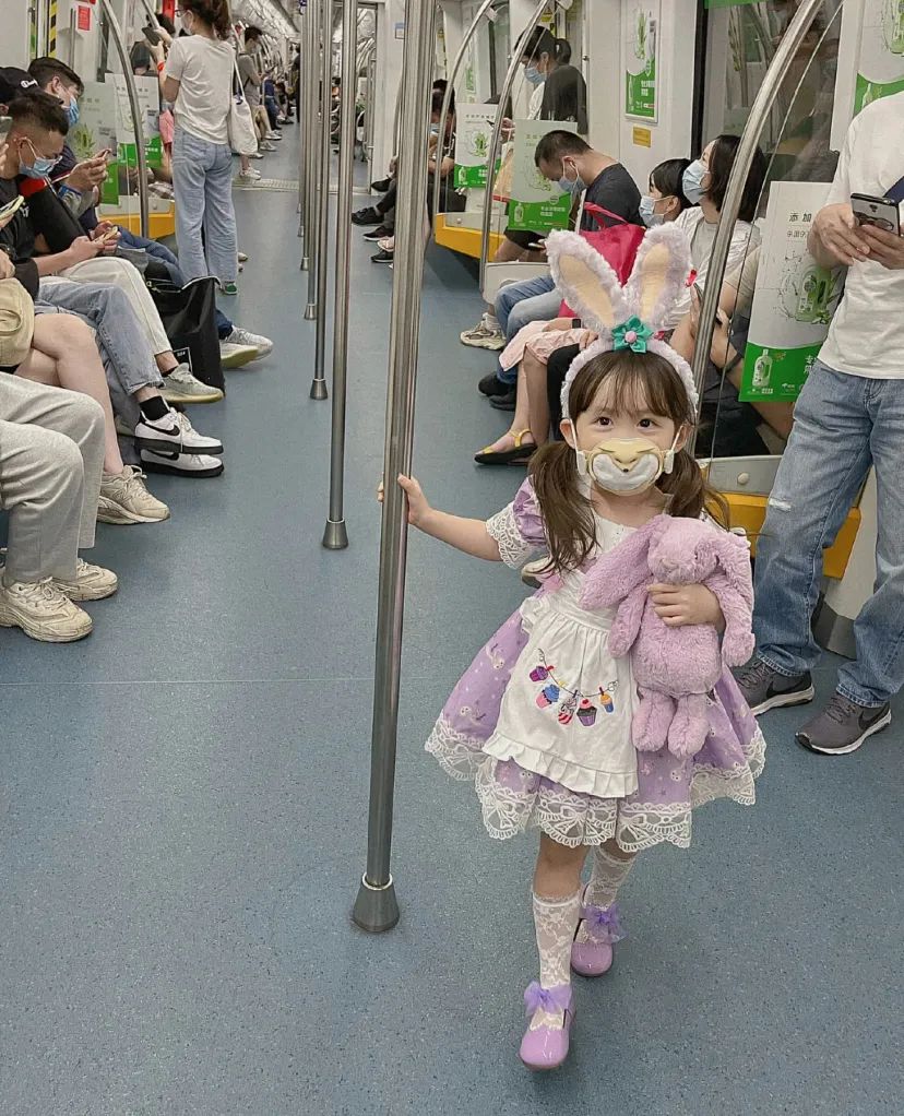 贵圈颜值被吐槽一代不如一代，真正的漫画颜门面脸却都流落民间…休闲区蓝鸢梦想 - Www.slyday.coM