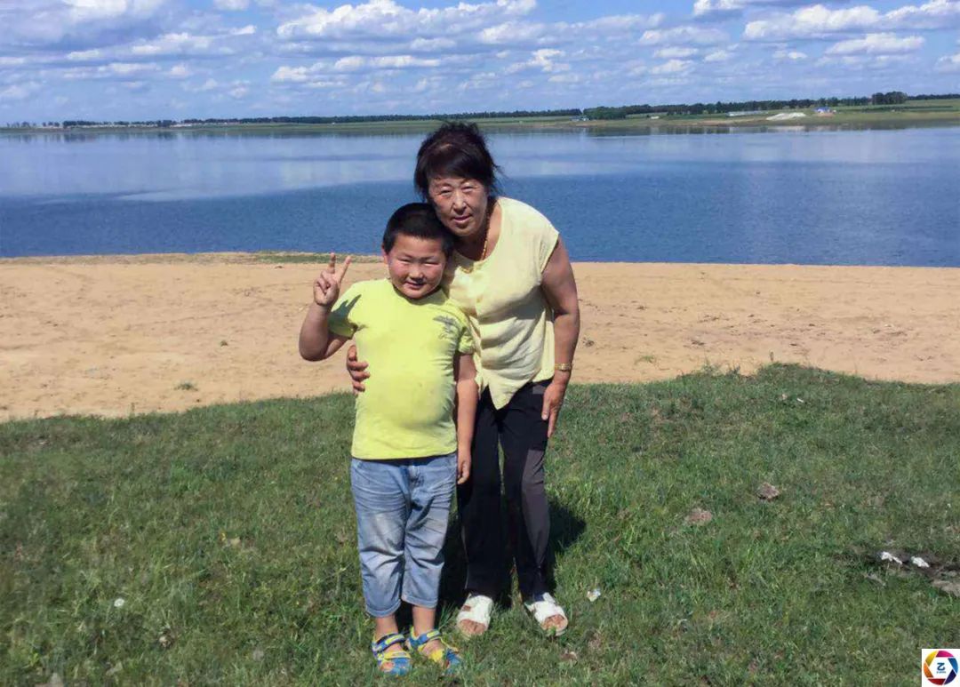 男孩右臂莫名疼痛,为了保命无奈截肢,谁知断臂后更大的悲剧来了休闲区蓝鸢梦想 - Www.slyday.coM 男孩右臂莫名疼痛,为了保命无奈截肢,谁知断臂后更大的悲剧来了休闲区蓝鸢梦想 - Www.slyday.coM