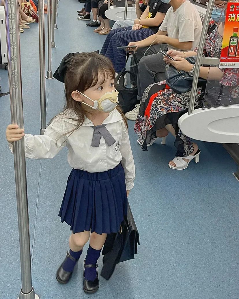 贵圈颜值被吐槽一代不如一代，真正的漫画颜门面脸却都流落民间…休闲区蓝鸢梦想 - Www.slyday.coM