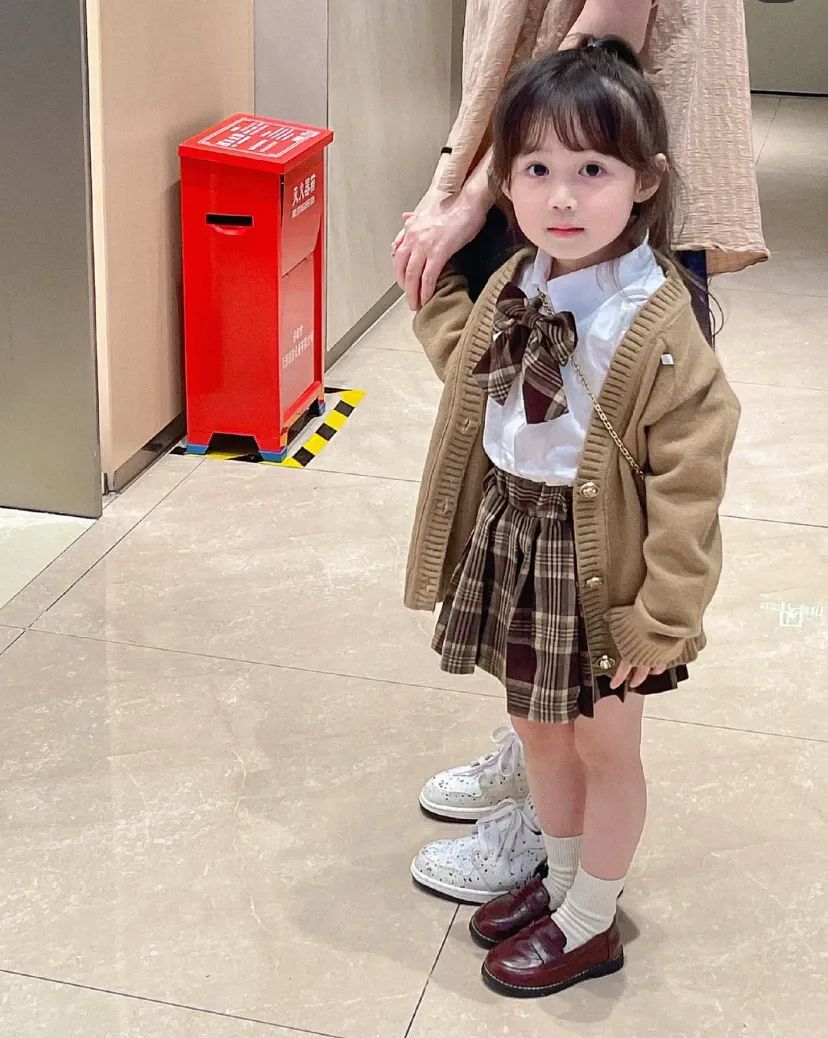 贵圈颜值被吐槽一代不如一代，真正的漫画颜门面脸却都流落民间…休闲区蓝鸢梦想 - Www.slyday.coM