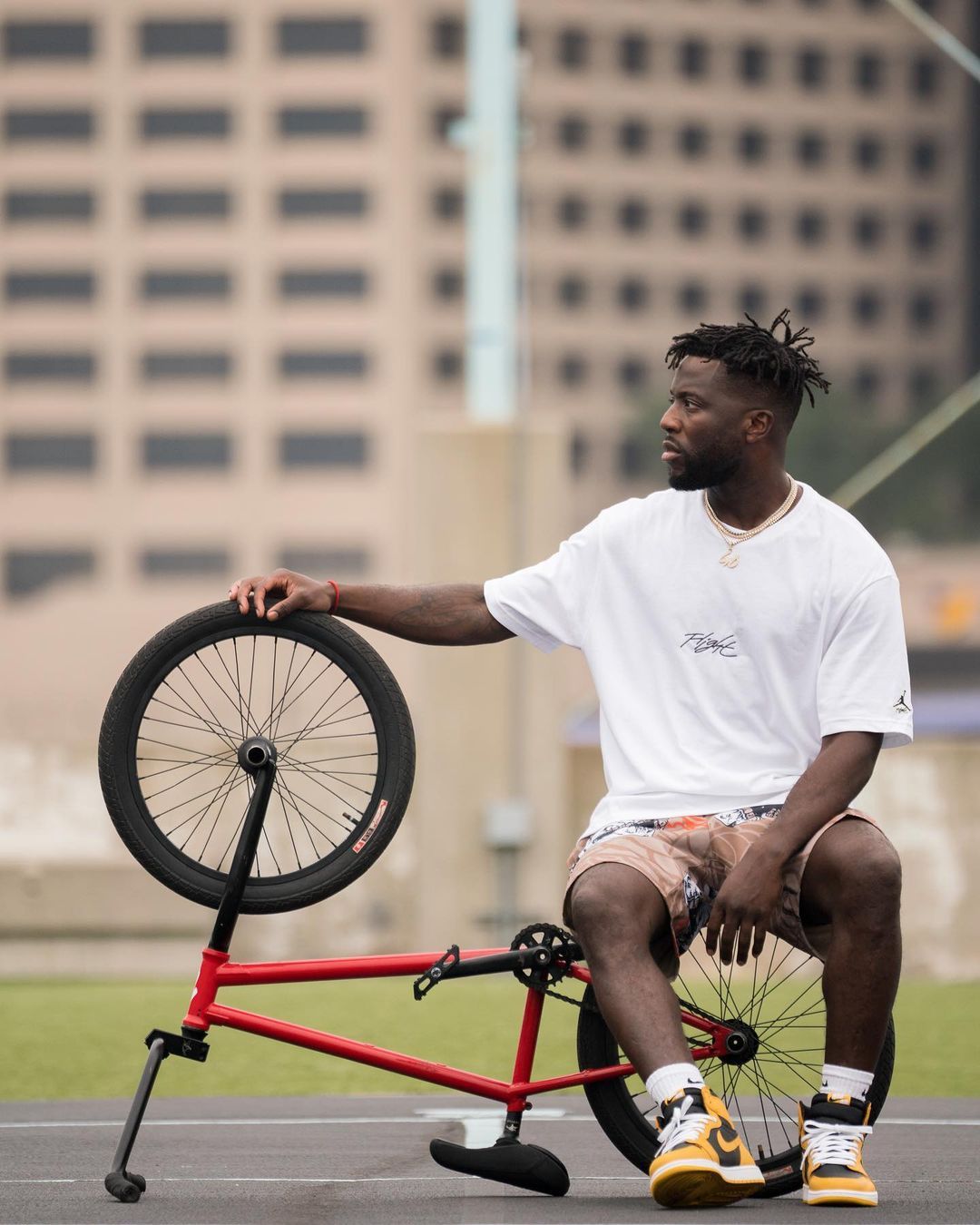 bmx运动员nigelsylvester正式加入jordanbrand