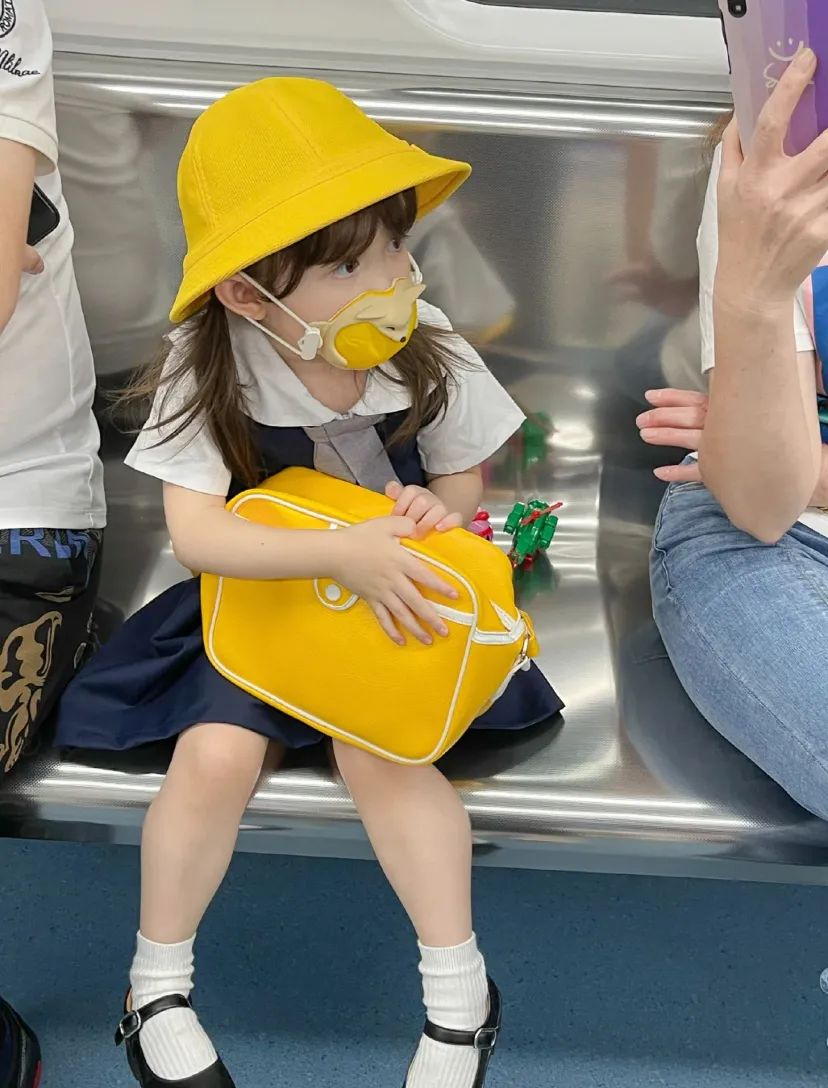 贵圈颜值被吐槽一代不如一代，真正的漫画颜门面脸却都流落民间…休闲区蓝鸢梦想 - Www.slyday.coM