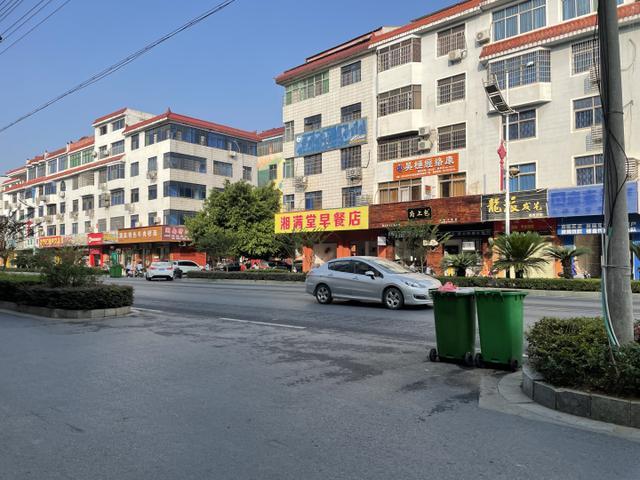 发现“皮箱藏尸”的出租车司机疑被网暴，被质疑为何不追上去休闲区蓝鸢梦想 - Www.slyday.coM