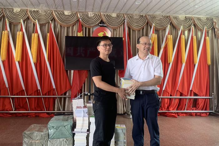 心系教育情满校园民进揭阳市委会到梅云群英小学开展慰问教师活动