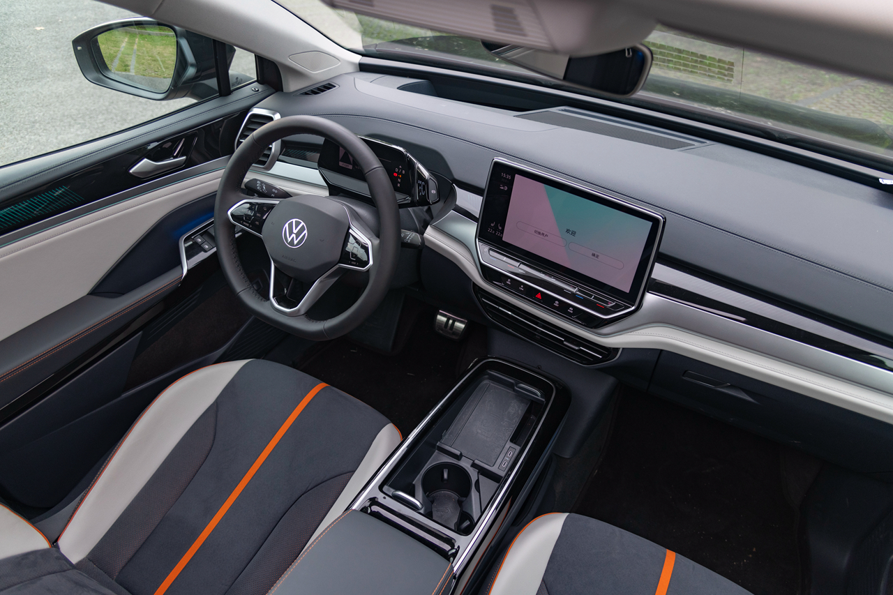 漂亮的翻身仗 试驾中大型纯电suv 大众id.6 crozz