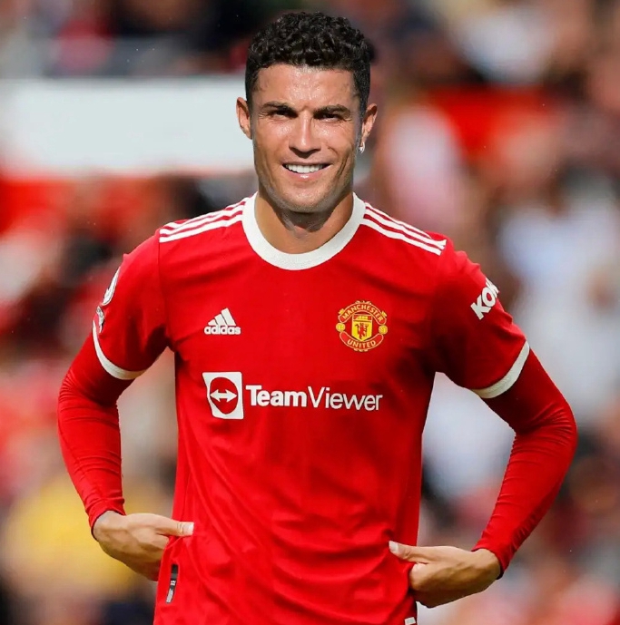 c罗迎回归曼联首秀,冲击5大纪录,门票被炒至2.2万元