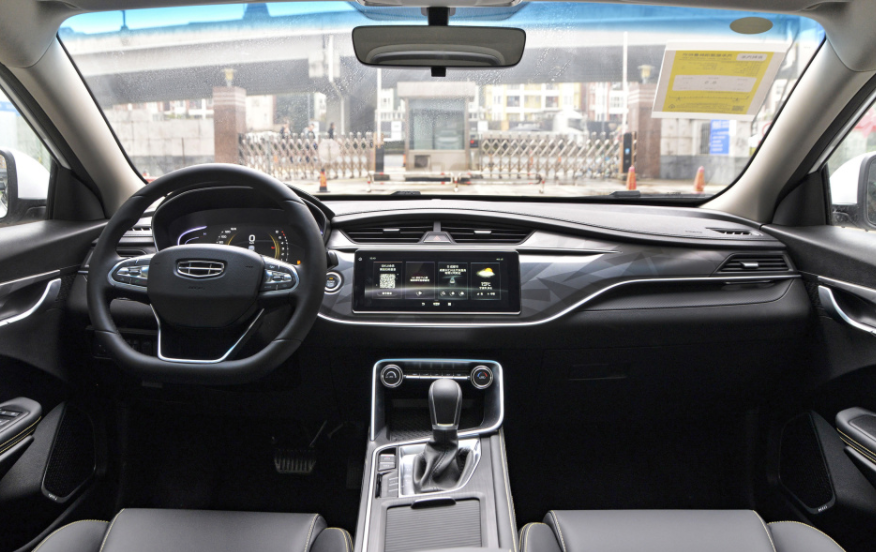 高性价比国产代步车谁更好？吉利缤瑞VS江淮嘉悦A5