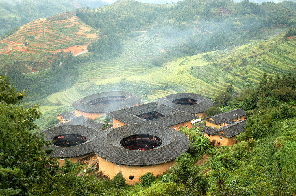 福建:南靖土楼田螺坑景区免费开放至9月28日