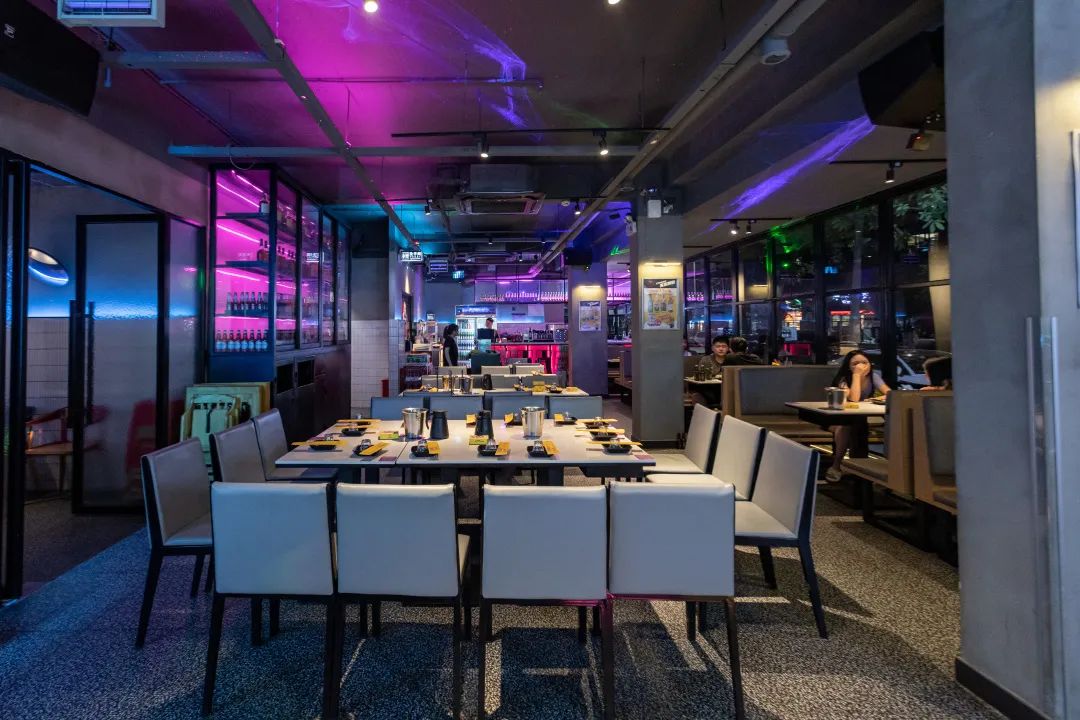 乐探丨这家「烧烤音乐餐厅」,自带ktv,4人餐只要58元?