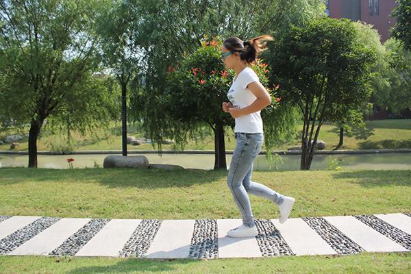 跑步时出汗越多，减肥效果越好吗？出汗的几个注意事项，不妨了解休闲区蓝鸢梦想 - Www.slyday.coM