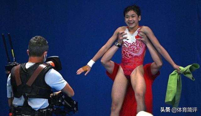 恭喜！全红婵奥运会夺冠后，获赠人生第一辆豪车，肖若腾率先试驾休闲区蓝鸢梦想 - Www.slyday.coM