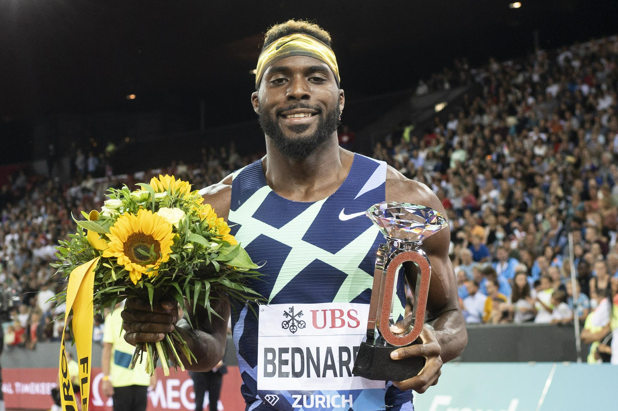 贝德纳雷克200米夺冠.