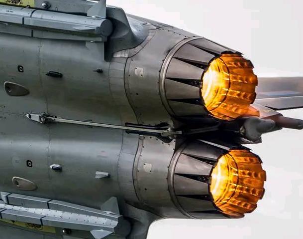 各国主流发动机机尾喷口大比拼五代机稍逊一头歼16美不胜收