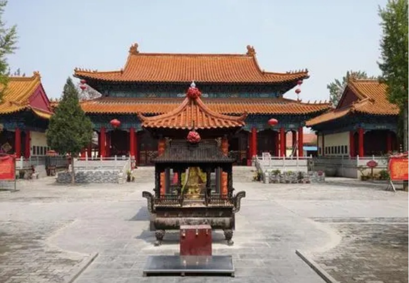 泰山庙,是坐落在微山县城南端的泰山村,庙南和西部被京杭大运河环绕着