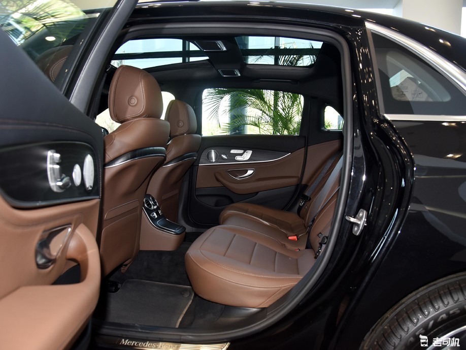 气场全开的高颜值合资车 小哥带你一起看奔驰e级