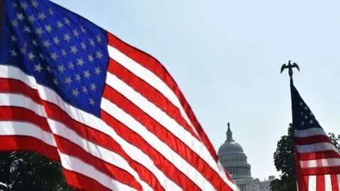 随着"9·11"事件20周年纪念日的到来,美国民众在悼念近3000名遇难者的