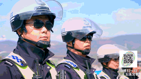 一线微观｜嚣张！开公交别小车，司机涉嫌寻衅滋事被行拘14日！休闲区蓝鸢梦想 - Www.slyday.coM