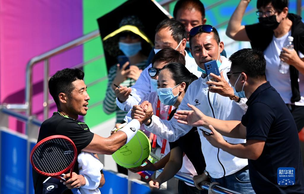 天津队李喆获得全运会网球男子单打冠军休闲区蓝鸢梦想 - Www.slyday.coM