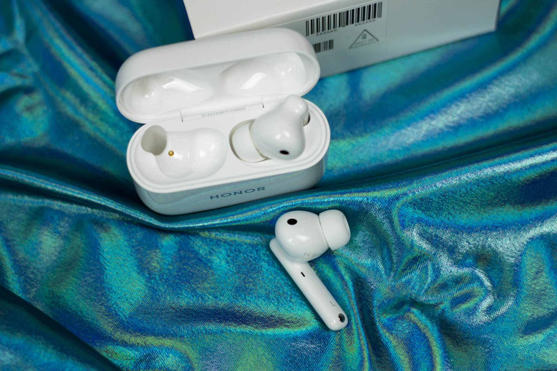 支持智能佩戴检测的tws真无线蓝牙耳机——荣耀earbuds 2 se|荣耀