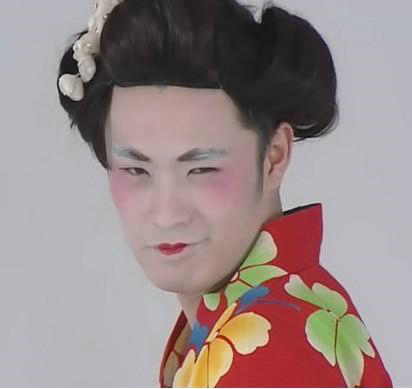 为艺术献身大牌明星的男扮女装求一双没看过的眼睛