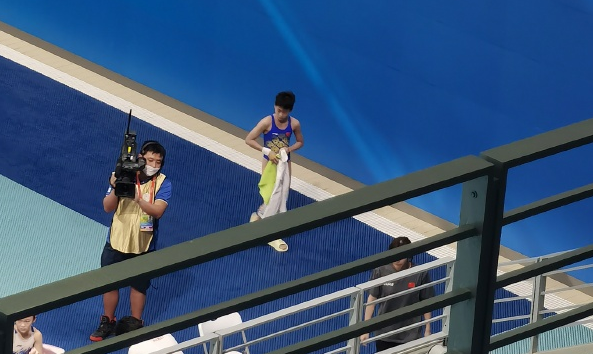 完美一跳！全红婵失误后压哨逆袭，与陈芋汐并列第一，晋级决赛休闲区蓝鸢梦想 - Www.slyday.coM