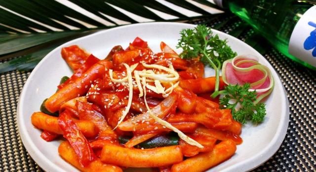 经典韩式美味韩式炒年糕甜辣适中好吃过瘾独家秘制