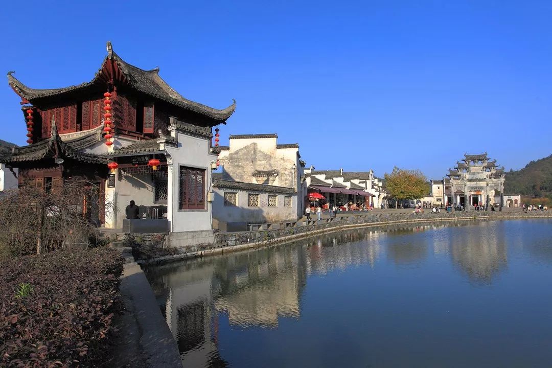 黟县古城最古老的县城已有2000多年历史素有世外桃源美誉