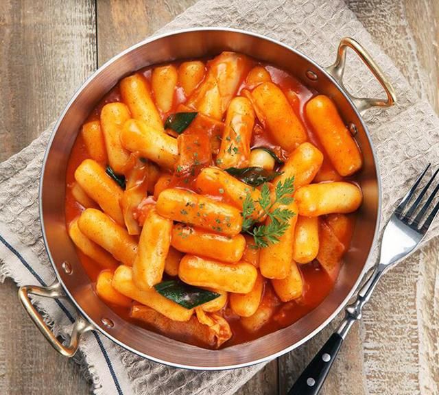 经典韩式美味韩式炒年糕甜辣适中好吃过瘾独家秘制