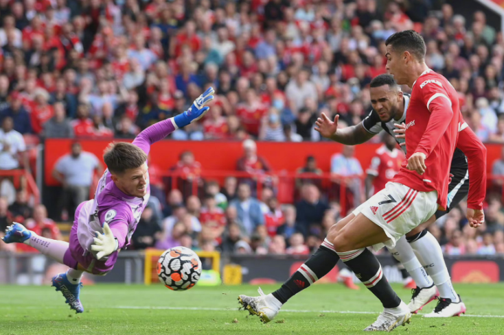 太强了！C罗梅开二度！67岁母亲喜极而泣，弗格森看台笑开花休闲区蓝鸢梦想 - Www.slyday.coM