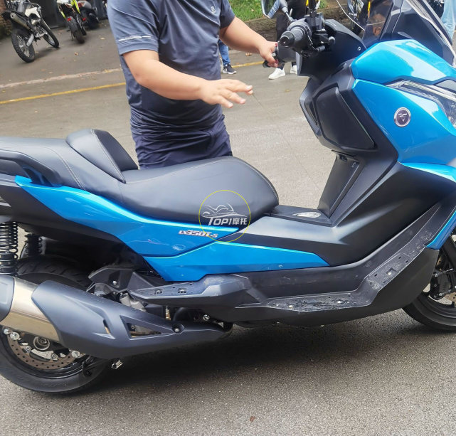 宝马C400GT的表兄弟 无极350大踏板实车首次曝光休闲区蓝鸢梦想 - Www.slyday.coM