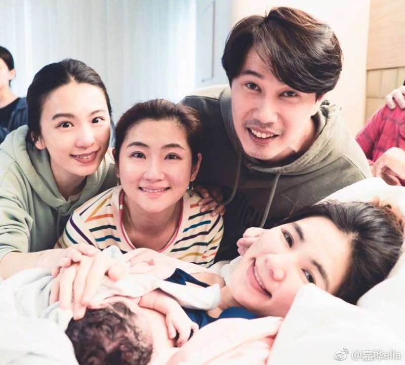 Ella晒合照庆祝SHE成立20周年,三姐妹一路相互扶持胜似亲人休闲区蓝鸢梦想 - Www.slyday.coM Ella晒合照庆祝SHE成立20周年,三姐妹一路相互扶持胜似亲人休闲区蓝鸢梦想 - Www.slyday.coM