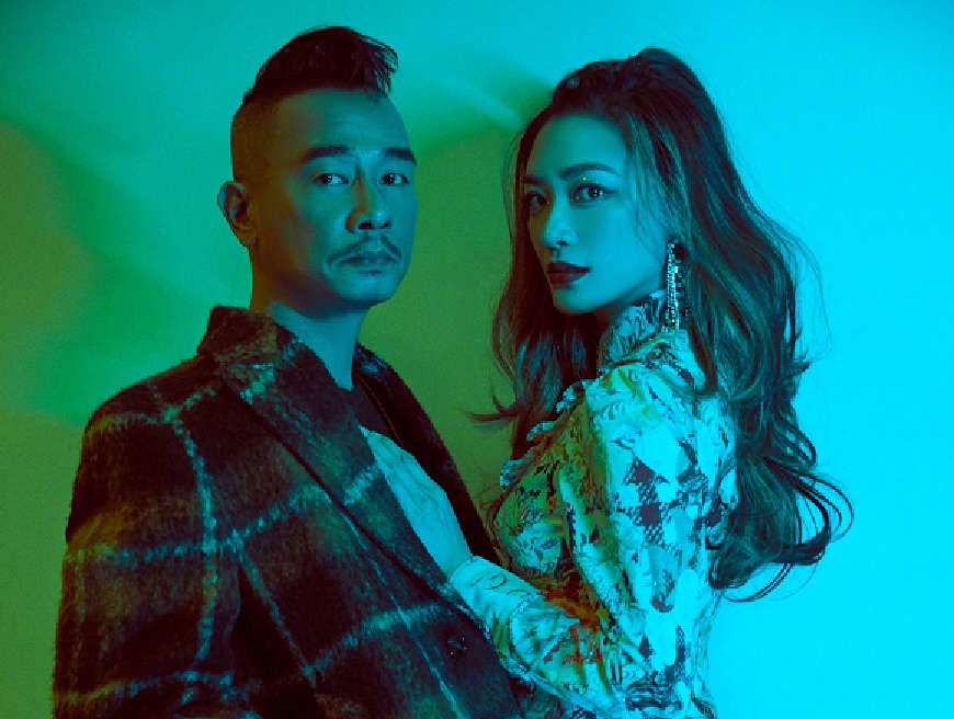 应采儿晒陈小春泳装旧照,张智霖害羞十分抢镜,用手挡住三角地带休闲区蓝鸢梦想 - Www.slyday.coM 应采儿晒陈小春泳装旧照,张智霖害羞十分抢镜,用手挡住三角地带休闲区蓝鸢梦想 - Www.slyday.coM