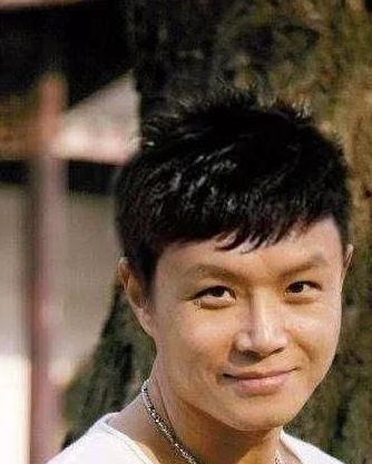 "人生导师"乐嘉的毁灭史,他背后的故事,远比你想得要恶劣